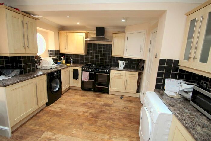 Property To Rent In Malvern Way, Hemel Hempstead, HP2