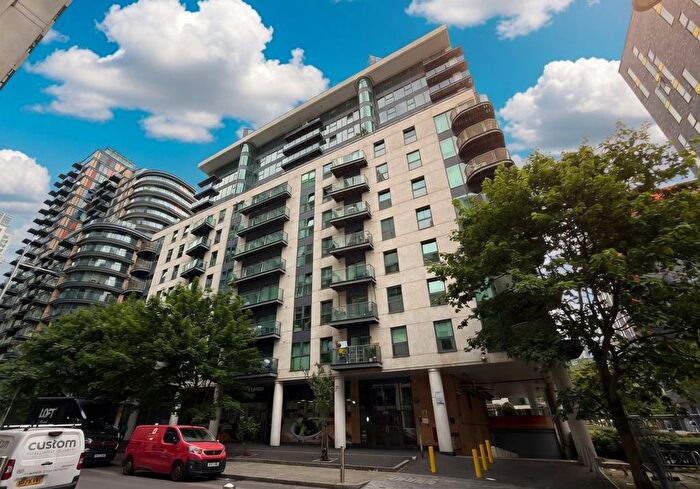 2 Bedroom Flat For Sale In Flat, Millharbour, Isle Of Dogs, London, E14