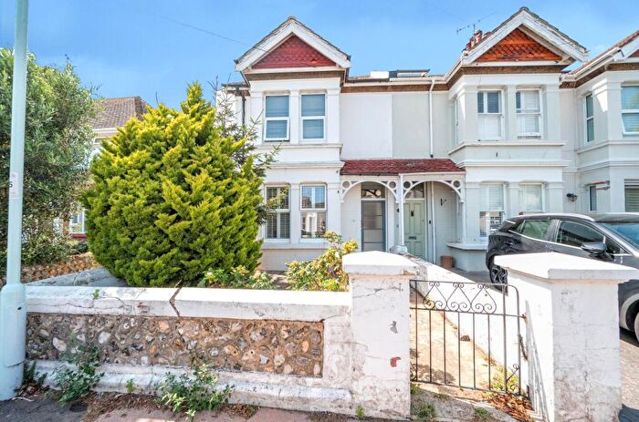 2 Bedroom Flat For Sale In Westcourt Road, Worthing, West Sussex, BN14