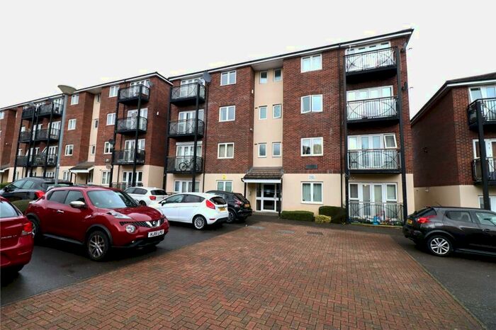 2 Bedroom Apartment To Rent In Garside Court, London, N20