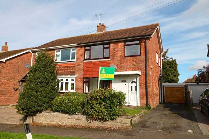3 Bedroom Semi-detached House For Sale In Wickenden Crescent, Willesborough, TN24