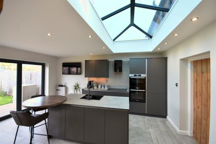 2 Bedroom Semi-Detached House For Sale In Main Street, Sibthorpe, Newark, NG23