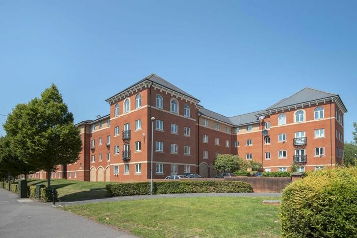 2 Bedroom Flat To Rent In Saltash Road, Churchward, SN2