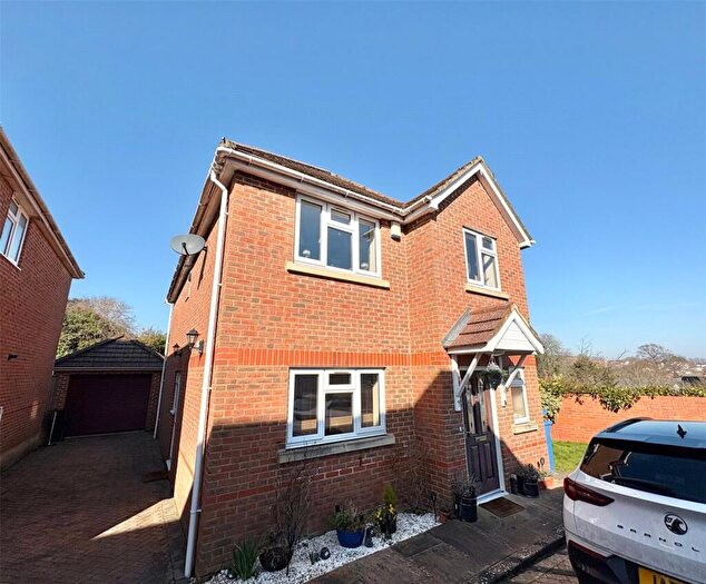 4 Bedroom Detached House To Rent In Samson Close, Aldershot, Hampshire, GU11