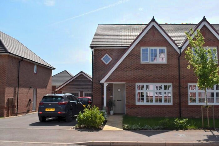3 Bedroom Semi-Detached House To Rent In Roman Avenue, Nuneaton, Warwickshire, CV11