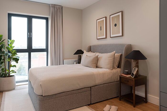 3 Bedroom Flat To Rent In Lower Essex Street, Birmingham, B5