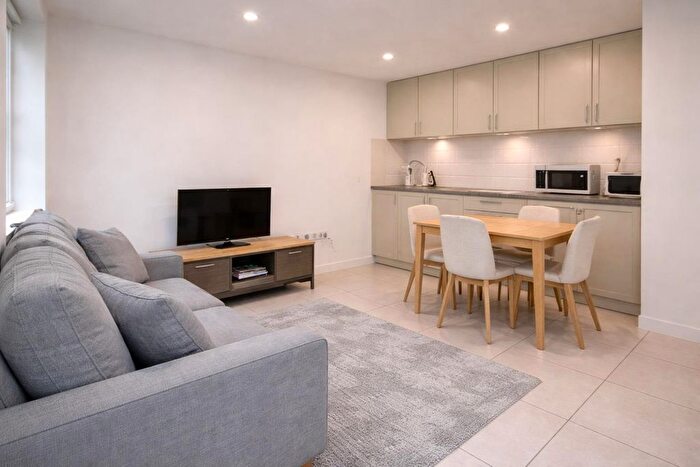 1 Bedroom Flat To Rent In Woods Mews, Mayfair, London, W1K