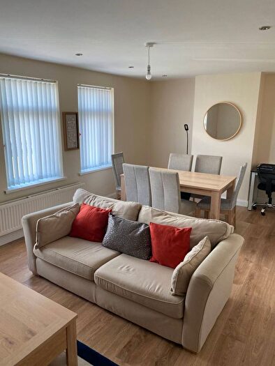 2 Bedroom Flat To Rent In Alderwood Road, Swansea, SA3