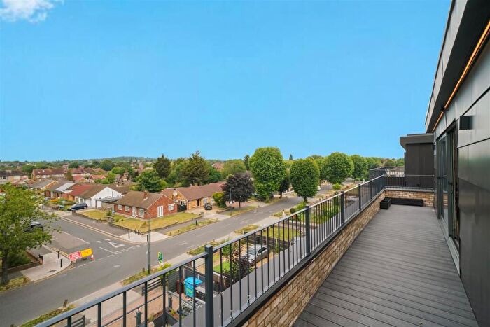 2 Bedroom Flat For Sale In Pristine House, HA0