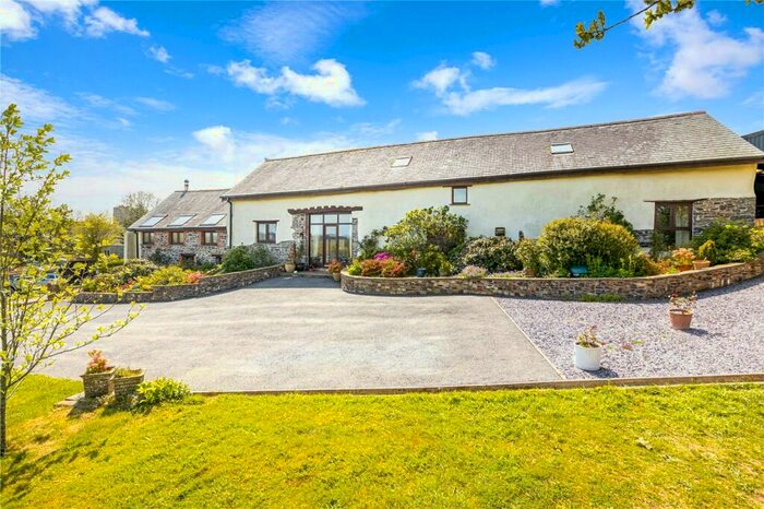 4 Bedroom Equestrian Facility For Sale In Higher Pitt Barn, Whole, East Buckland, Barnstaple, Devon, EX32