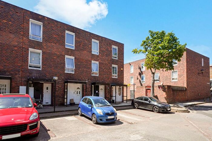 4 Bedroom Terraced House For Sale In Riverton Close, London, W9