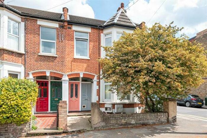 2 Bedroom Flat To Rent In Howard Road, Walthamstow London, E17