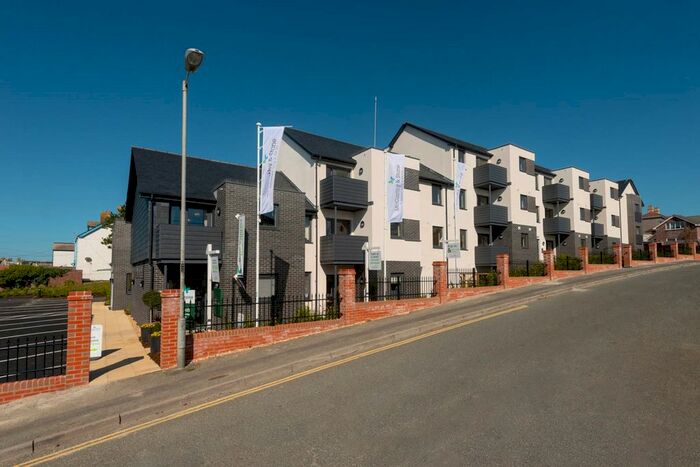 2 Bedroom Flat To Rent In Bramble Hill, Bude, EX23