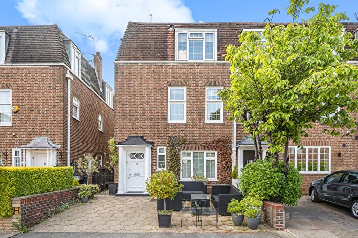 4 Bedroom Semi-Detached House To Rent In The Marlowes, St Johns Wood, London, NW8