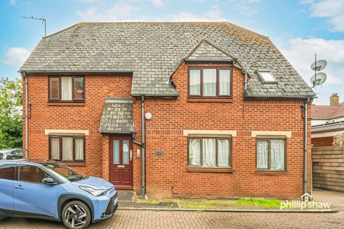 2 Bedroom Flat For Sale In Northwick Avenue, Kelly Court, HA3