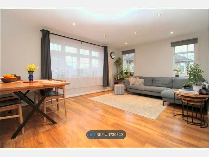 2 Bedroom Maisonette To Rent In Harrow Road, Feltham, TW14