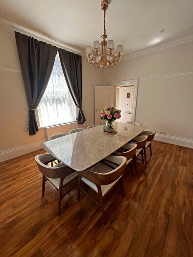 7 Bedroom Semi-detached House For Sale In Broomgrove Road, Botanical Gardens, S10