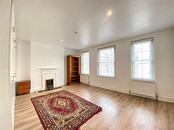 3 Bedroom Flat To Rent In Armada Place, Cotham, Bristol, BS1