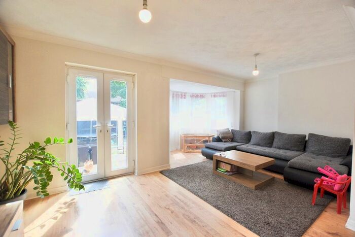 3 Bedroom Semi-Detached House To Rent In Redstart Close, London, E6