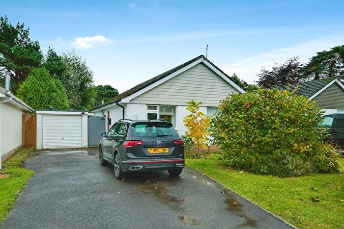 2 Bedroom Detached House For Sale In Leeson Drive, Ferndown, BH22