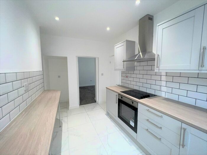 3 Bedroom End Of Terrace House To Rent In Greenmeadow Terrace, Tonypandy, CF40