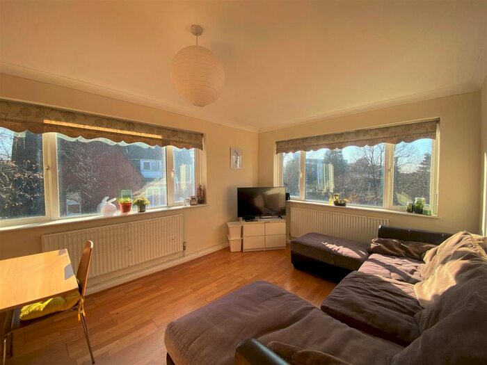 2 Bedroom Flat To Rent In Egmont Road, Sutton, SM2