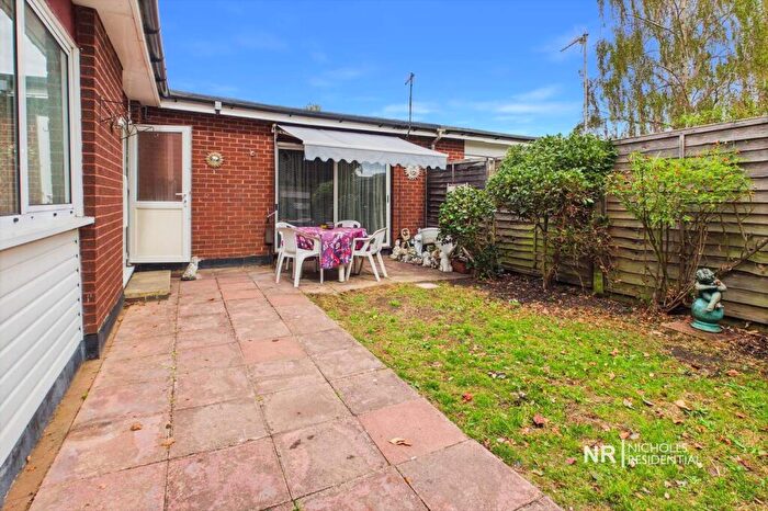 1 Bedroom Bungalow For Sale In Nimbus Road, Epsom, Surrey., KT19