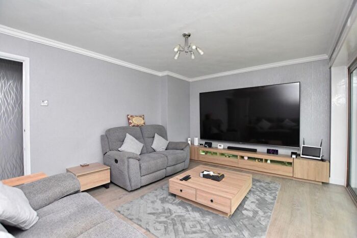 2 Bedroom Semi-Detached Bungalow For Sale In Beverley Gardens, Dymchurch, TN29