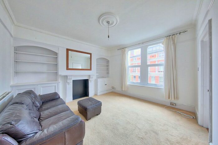 2 Bedroom Flat To Rent In East Hill, Wandsworth, SW18