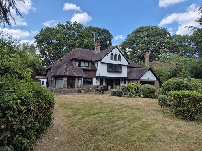 5 Bedroom Detached House For Sale In Bassett Wood Road, Southampton, SO16