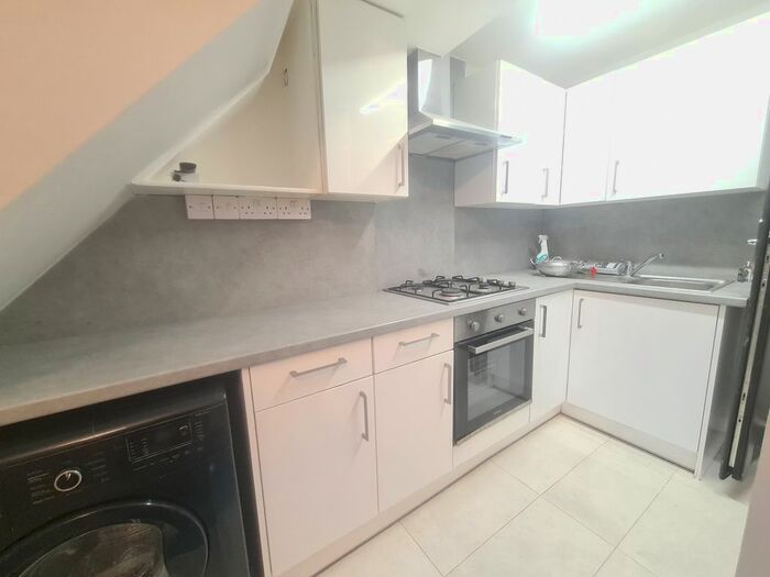 3 Bedroom Flat To Rent In Montagu Road, London, N18