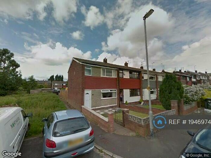 3 Bedroom End Of Terrace House To Rent In Hawshead Drive, Royton, OL2
