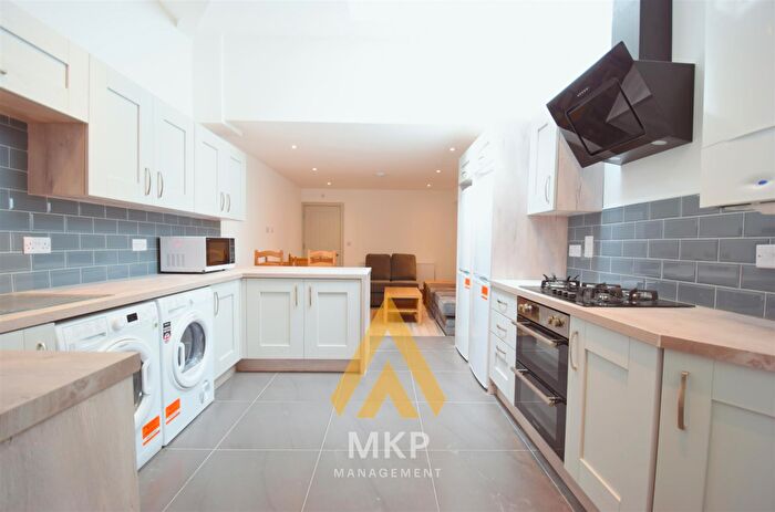 6 Bedroom Terraced House To Rent In Florence Buildings, Birmingham, B29