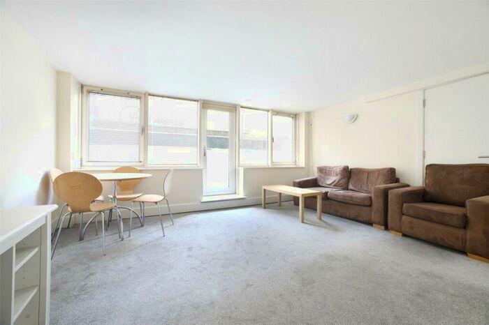 2 Bedroom Apartment To Rent In Artichoke Hill, London, E1W