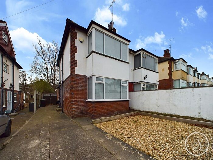 3 Bedroom Property For Sale In Amberton Road, Leeds, LS8