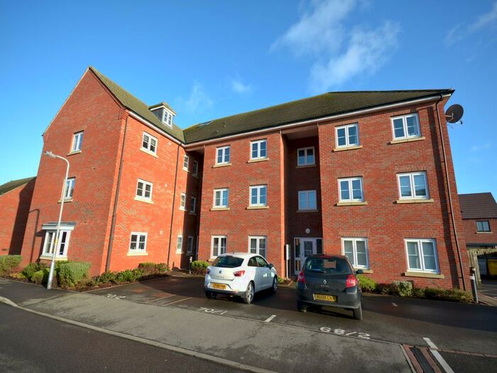 2 Bedroom Flat To Rent In Milburn Drive, Northampton, NN5