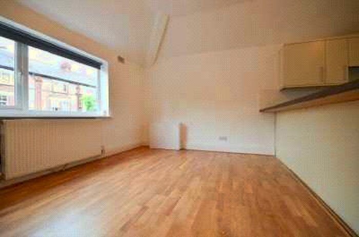 2 Bedroom Apartment To Rent In Burton Road, West Didsbury, Manchester, M20