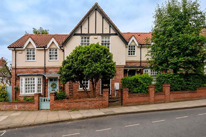3 Bedroom Terraced House For Sale In Queen Annes Road, Bootham, York, YO30