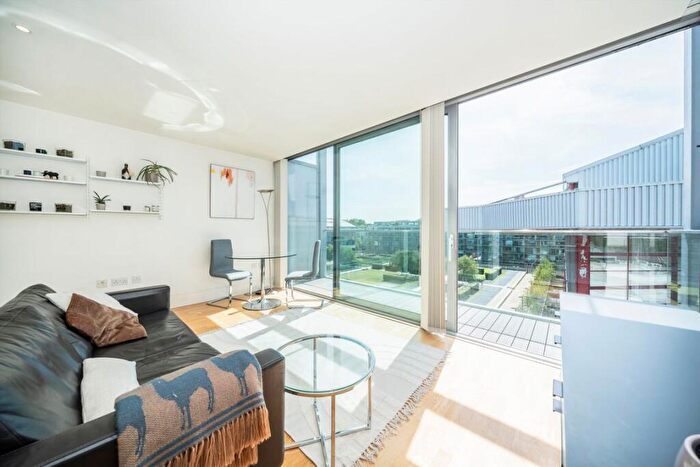 1 Bedroom Flat For Sale In Highbury Stadium Square, Highbury, N5