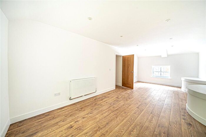 2 Bedroom Apartment To Rent In Westgate Chambers, Staple Gardens, Winchester, Hampshire, SO23