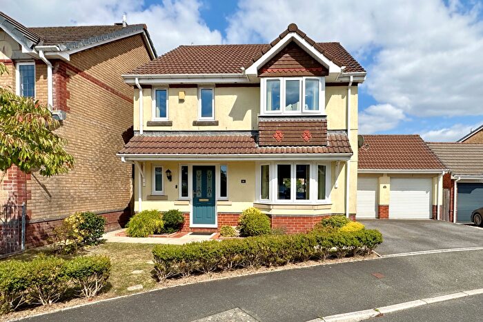 4 Bedroom Detached House For Sale In Kimberly Drive, Crownhill, Plymouth, PL6