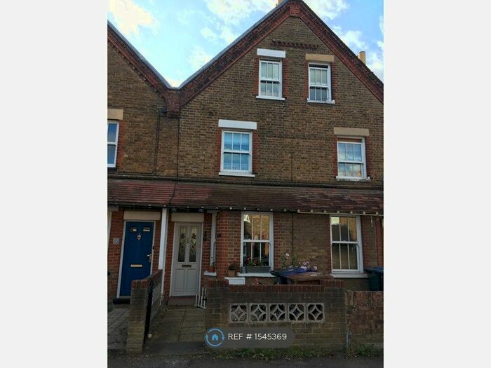 3 Bedroom Terraced House To Rent In Elm Grove, Bishop's Stortford, CM23