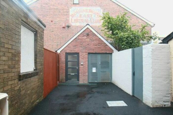 1 Bedroom Flat To Rent In Holdenhurst Road, Bournemouth, BH8