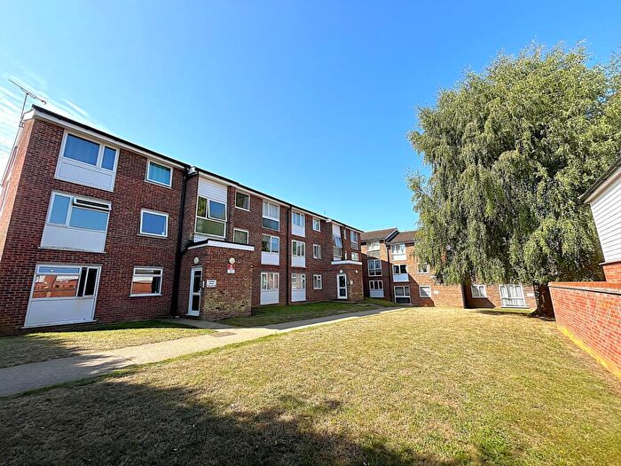 2 Bedroom Apartment To Rent In Falkland Court, CM7