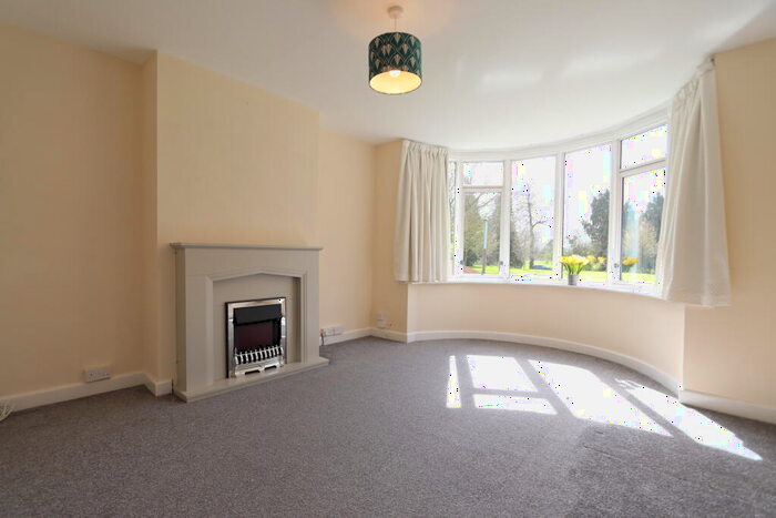 3 Bedroom Semi-Detached House To Rent In Streetsbrook Road, Solihull, B91