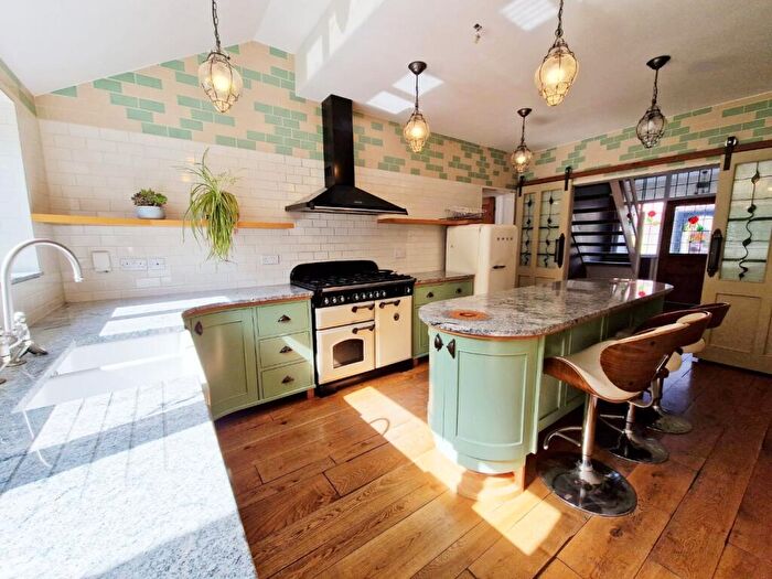 3 Bedroom Semi Detached House To Rent In Cavendish Vale, Nottingham, Nottinghamshire, NG5