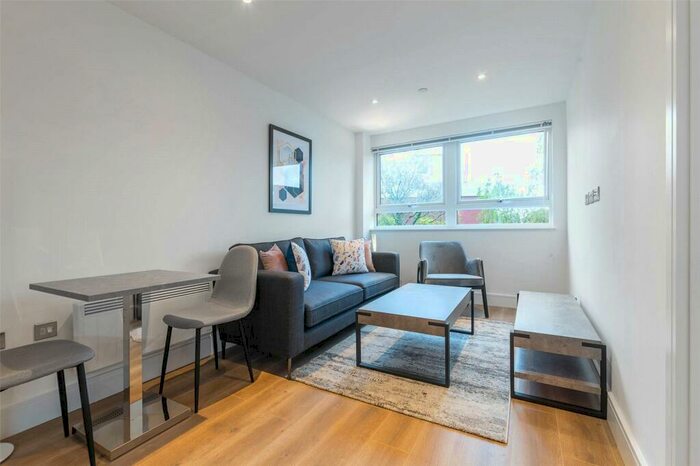 1 Bedroom Apartment To Rent In Wood Street, East Grinstead, West Sussex, RH19