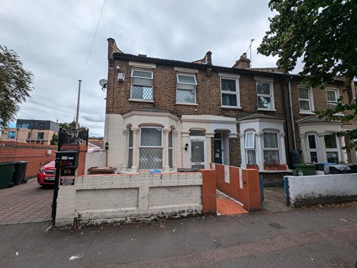 5 Bedroom End Of Terrace House For Sale In Acaica Road, Leytonstone, E11