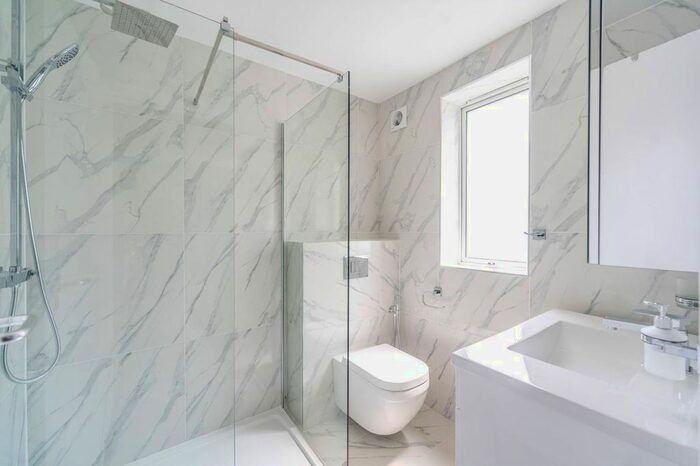 3 Bedroom Flat To Rent In Swain Street, St John's Wood, London, NW8