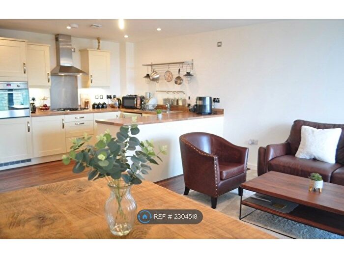 2 Bedroom Flat To Rent In Tunnicliffe Close, Swindon, SN3